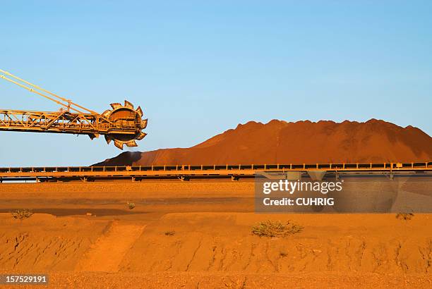 depositi miniera di minerali - port hedland foto e immagini stock