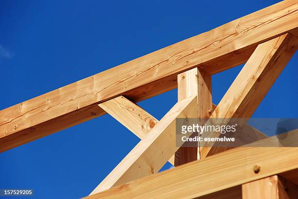 legname costruzione a telaio - trave foto e immagini stock
