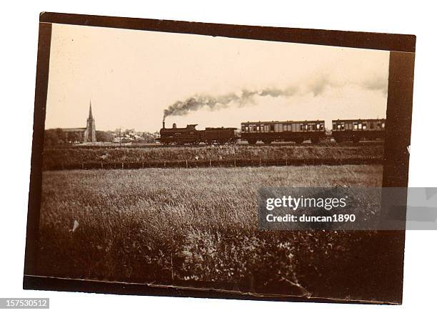 victorian steam train - industrial revolution stockfoto's en -beelden