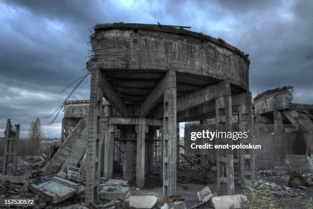 abandoned structure - war destruction stock pictures, royalty-free photos & images