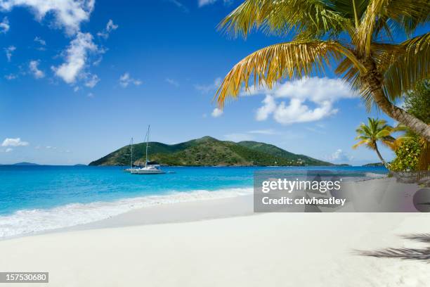 sandy cay, bvi - beautiful island in the caribbean - cay stock pictures, royalty-free photos & images