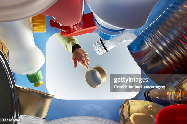 reciclaje - papelera de reciclaje fotografías e imágenes de stock