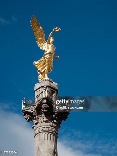 independence angel monument in mexico city - angel of independence stock pictures, royalty-free photos & images