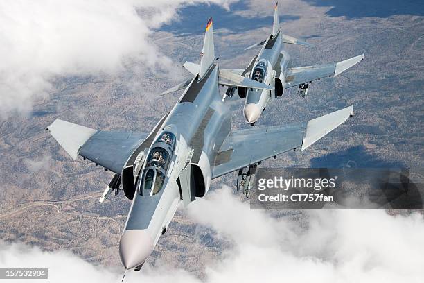 fighter jets in flight - us air force stock pictures, royalty-free photos & images