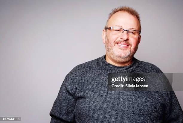 retrato de hombre maduro - hombre gordo fotografías e imágenes de stock