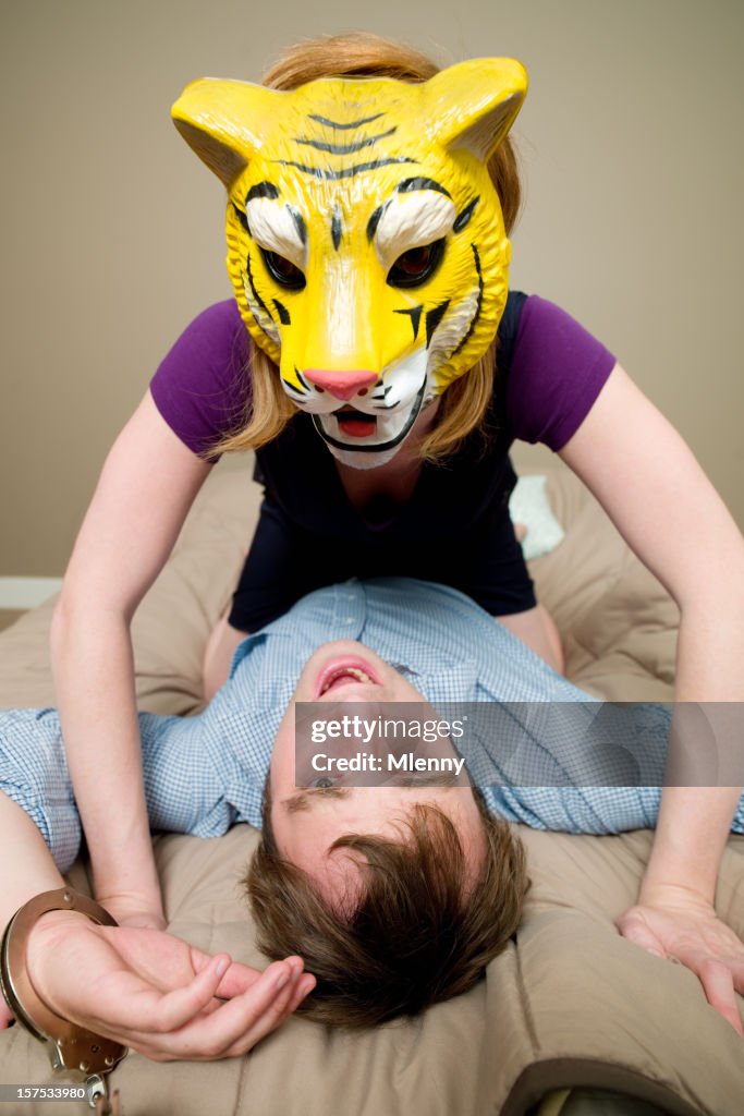Casal Retrato acessórios Tigre, Algema e um quarto de Dormir