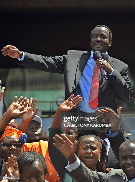 Kenyan Vice President Kalonzo Musyoka addresses supporters in Nairobi on December 4, 2012 after agreeing with Prime Minister Raila Odinga and Trade...