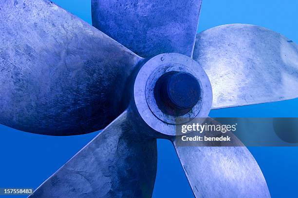 ship screw propeller - ship propeller stock pictures, royalty-free photos & images