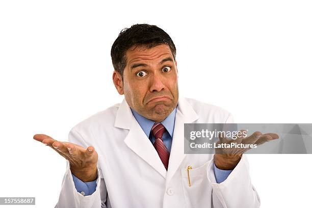 mitte erwachsenen männliches mit laborkittel gestikulieren grimassen schneiden - doctor lab coat stock-fotos und bilder
