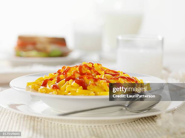 macaroni and cheese with ketchup - mac and cheese stock pictures, royalty-free photos & images