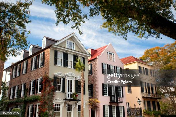 rainbow row de charleston, caroline du sud - south carolina photos et images de collection