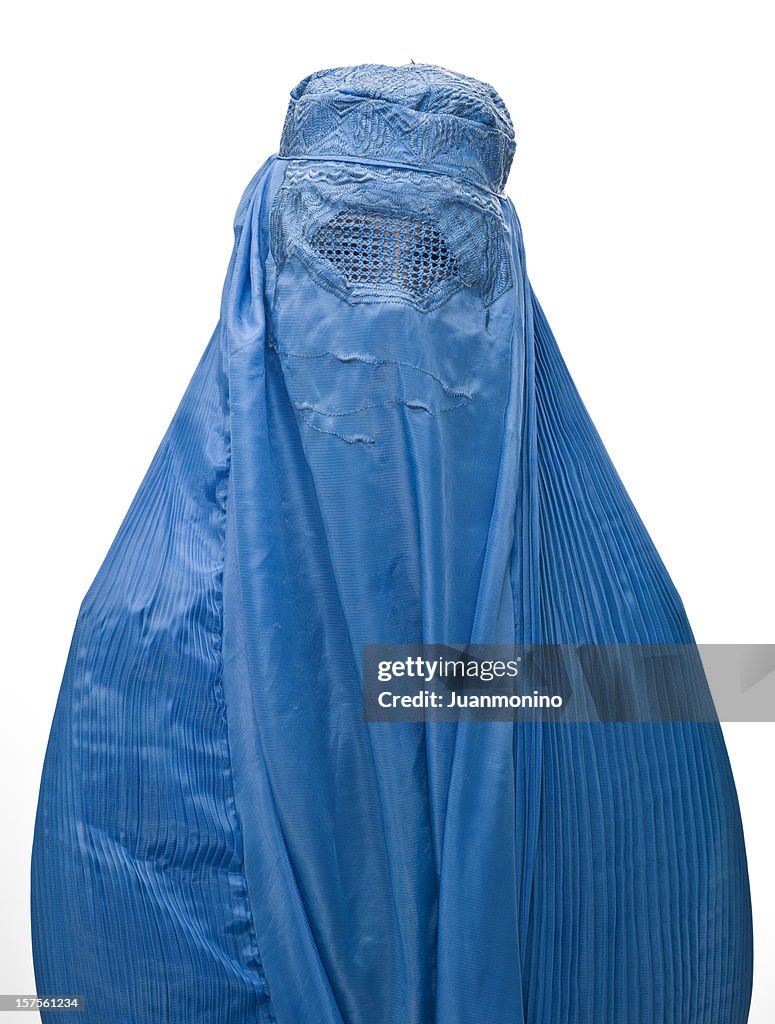 Usando una mujer musulmana burka