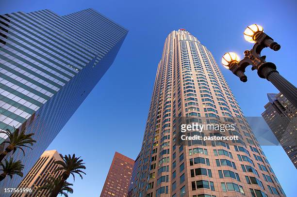 us bank tower los angeles downtown - us bank tower stock pictures, royalty-free photos & images