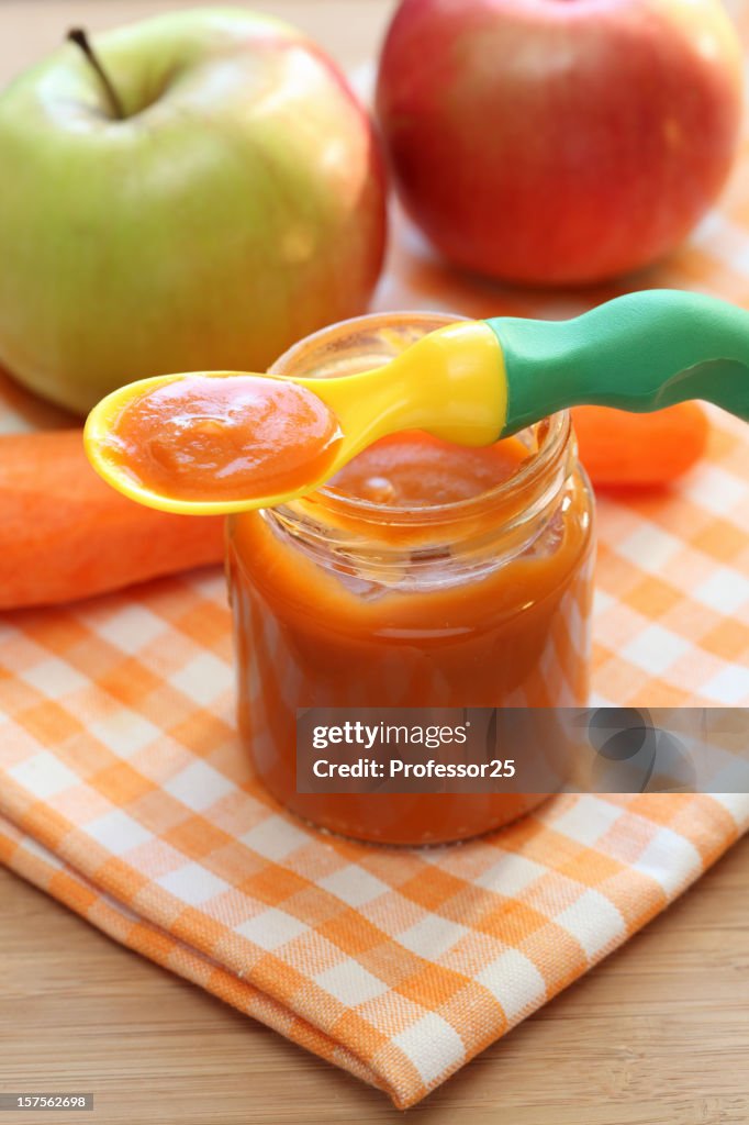 Comida de bebé (Cenoura e puré de maçã