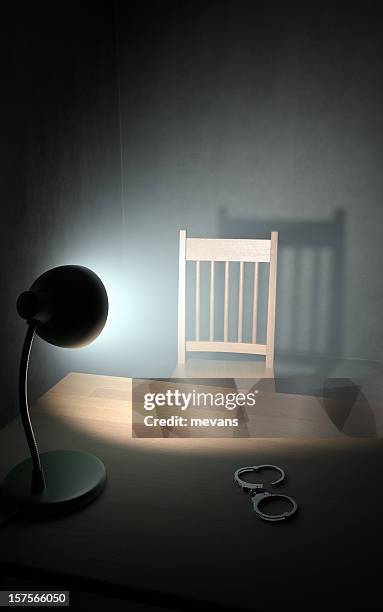 vernehmung zimmer - interrogation stock-fotos und bilder