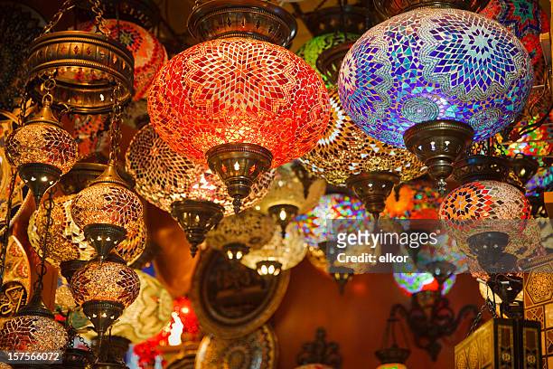 mosaic turkish laterns in grand bazaar, istanbul, turkey - buikdanseres stockfoto's en -beelden