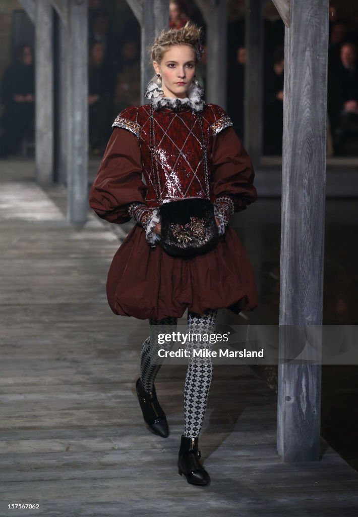 CHANEL: Metiers d'Art - Show