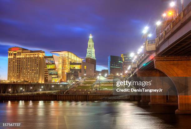 hartford, connecticut skyline - connecticut stockfoto's en -beelden