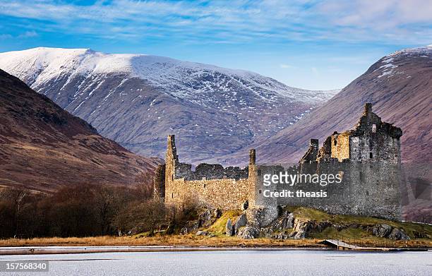 kilchurn castle, loch awe - alte terre scozzesi foto e immagini stock