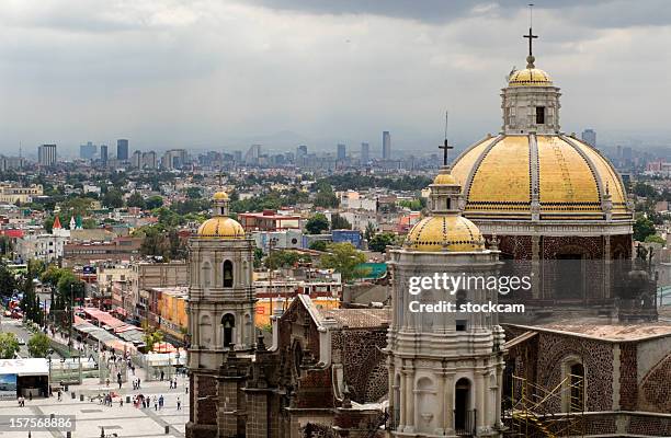 la basílica guadalupe en la ciudad de méxico - shrine fotografías e imágenes de stock