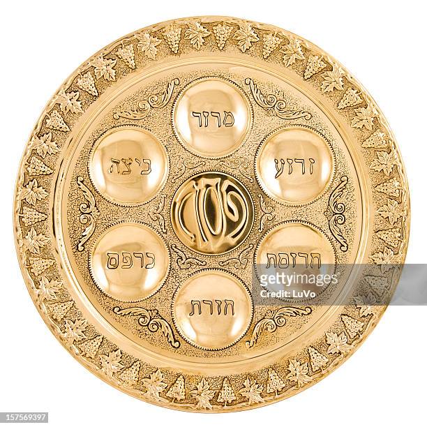 oro plato del séder - passover seder plate fotografías e imágenes de stock