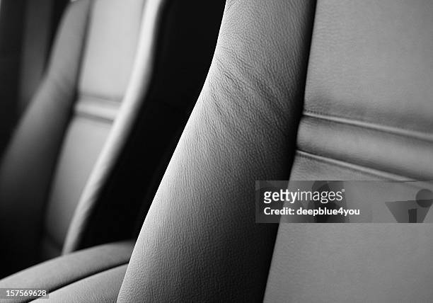 moderne auto sitzplätze - black leather stock-fotos und bilder