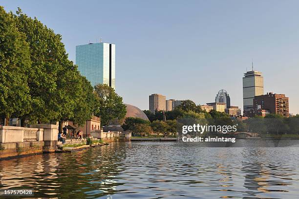 río charles - cambridge massachusetts fotografías e imágenes de stock