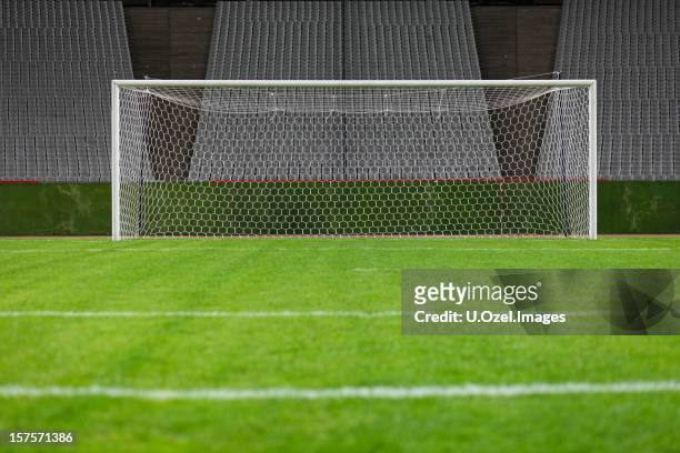 goalposts - empty stadium stockfoto's en -beelden