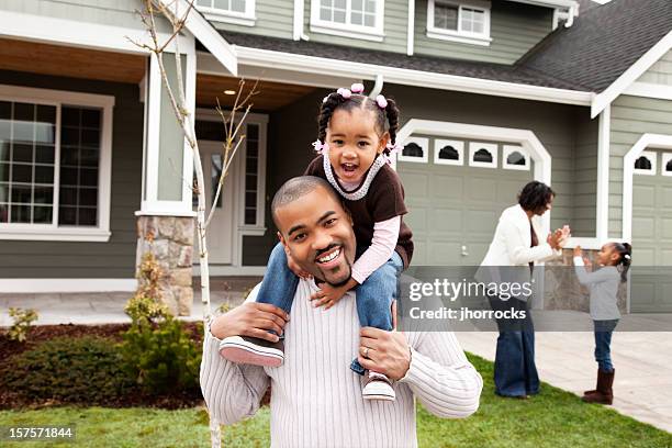 Queue In House 1,958 Queue Of People Outside House Stock Photos, High-Res Pictures ...