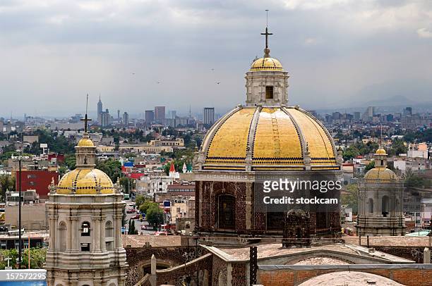 la basílica guadalupe en la ciudad de méxico - shrine fotografías e imágenes de stock
