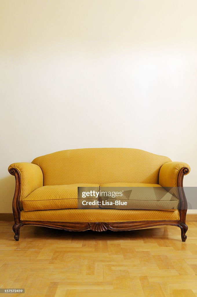 Vintage ouro Sofa.Copy espaço