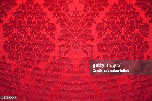 rote seide-hintergrund mit ornamenten - baroque style stock-fotos und bilder