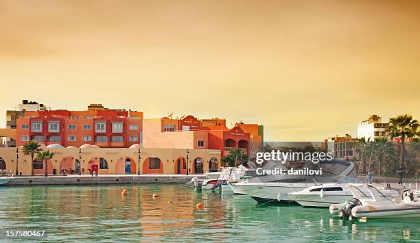 avenida de hurghada marina - egito imagens e fotografias de stock