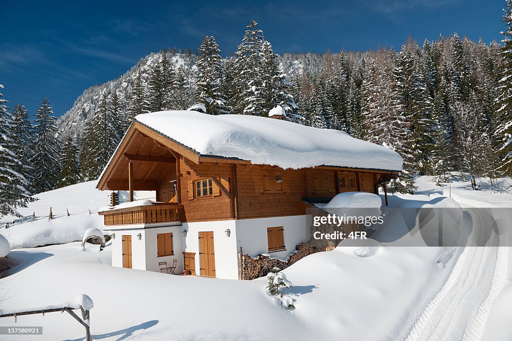 Traditional ski chalet (XXXL)