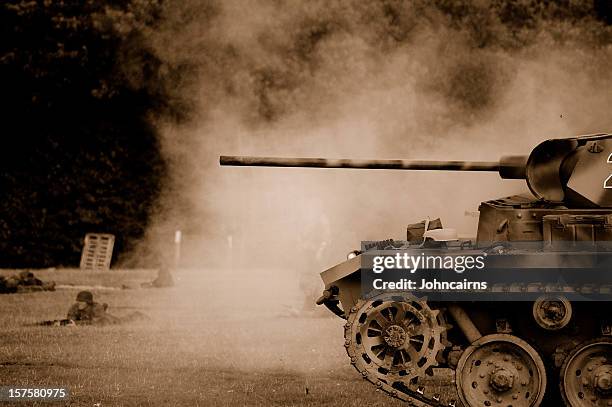 tank battle. - the battle of the transdanubian hills of the world war ii reconstruction stockfoto's en -beelden