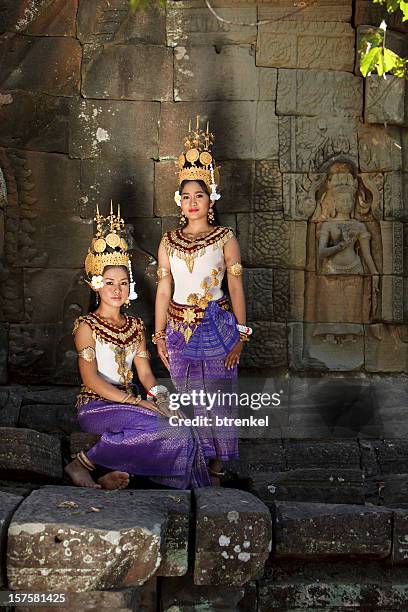 apsara dancers - apsara stockfoto's en -beelden