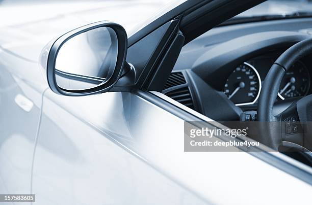 vista laterale di una luxus auto - specchietto di veicolo foto e immagini stock
