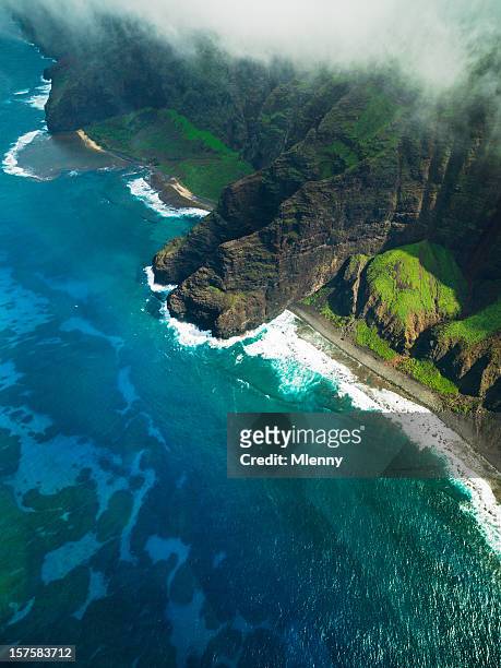 na pali coast kauai island hawaiian islands - volcanic landscape stock pictures, royalty-free photos & images