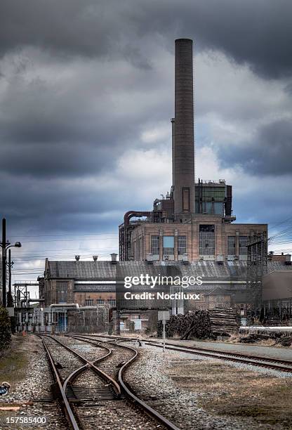 alt-industriellen-komplex - abandoned factory stock-fotos und bilder