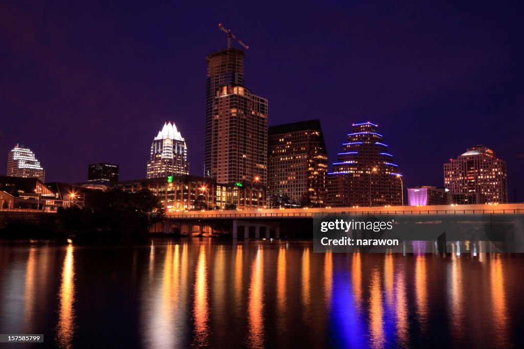 Estação do centro da cidade de Austin à noite na