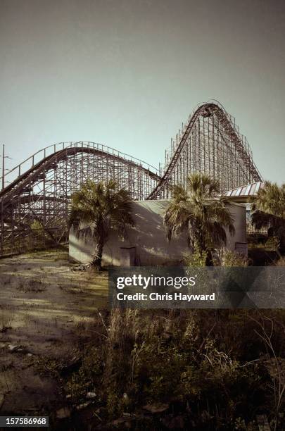 abandoned amusement park - abandoned bildbanksfoton och bilder