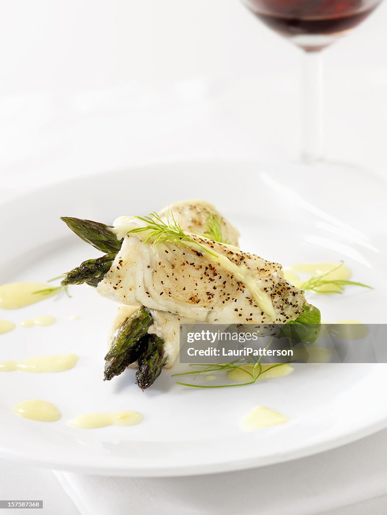 White Fish with Asparagus &amp; Hollandaise Sauce