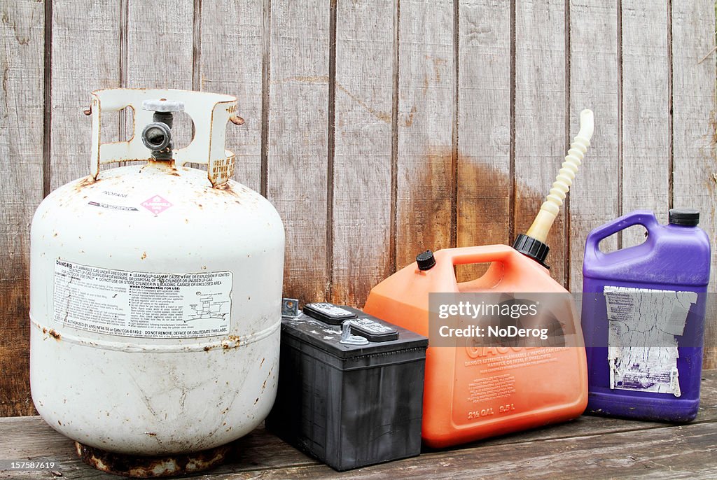 Foyer produits et conteneurs de déchets dangereux