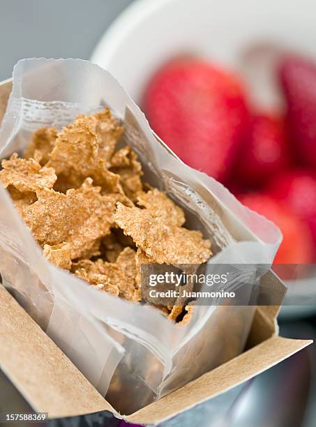 small box of cereals - cereal box stockfoto's en -beelden
