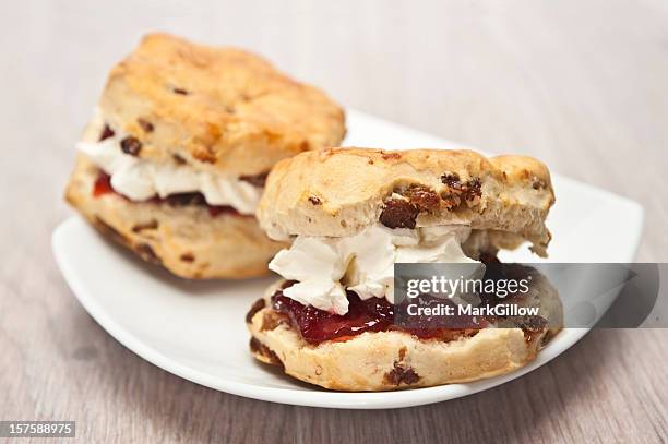 scones de creme - scone - fotografias e filmes do acervo