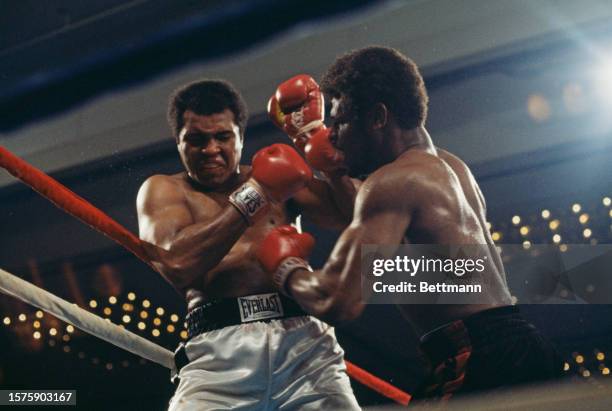 Muhammad Ali Ropes 755 Muhammad Ali 1978 Photos & High Res Pictures - Getty Images