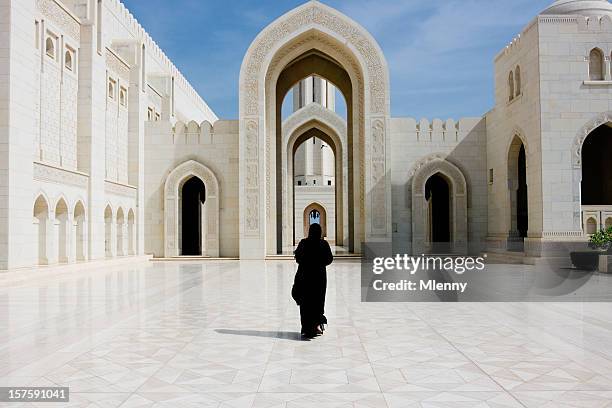 mesquita sultan qaboos grande mascate omã - islam imagens e fotografias de stock