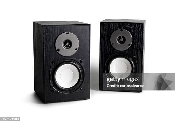 stéréo loudspeakers avec un tracé de détourage - haut parleur photos et images de collection