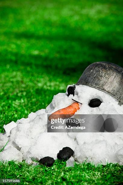 ab im frühling - melted snowman stock-fotos und bilder