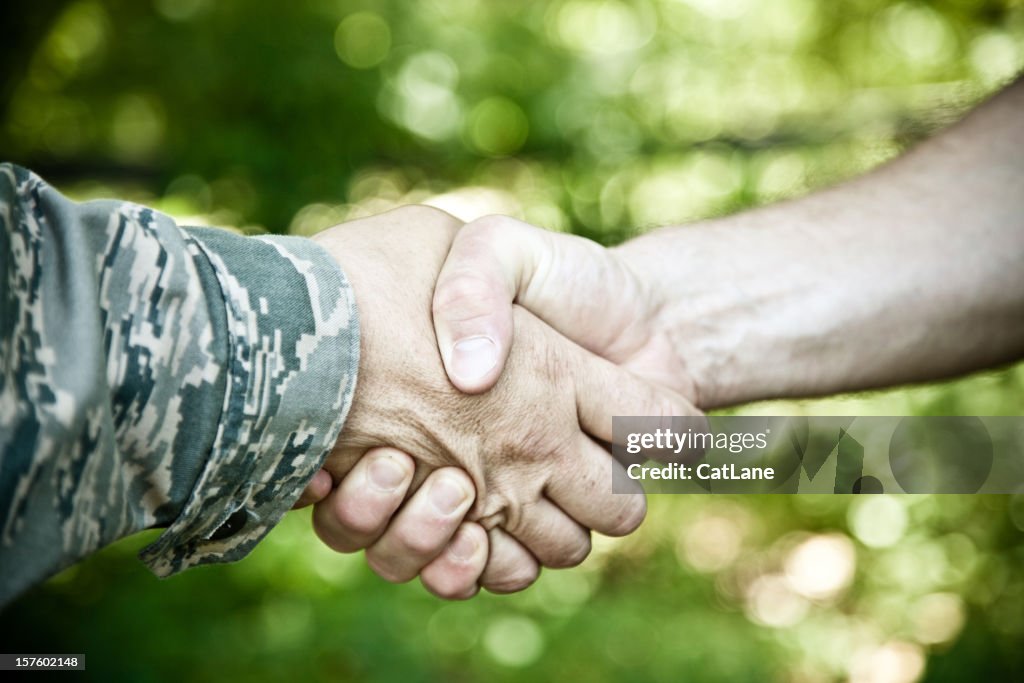 Militär Hände schütteln